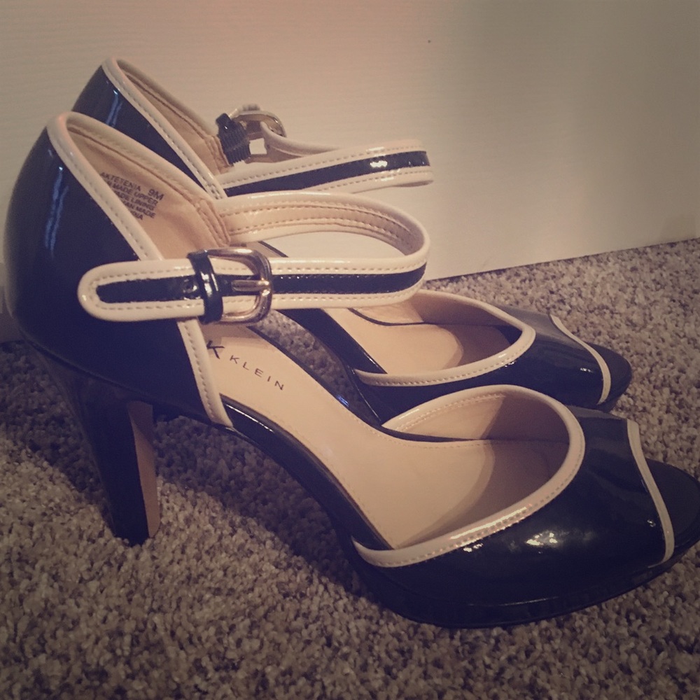 Anne Klein heels!